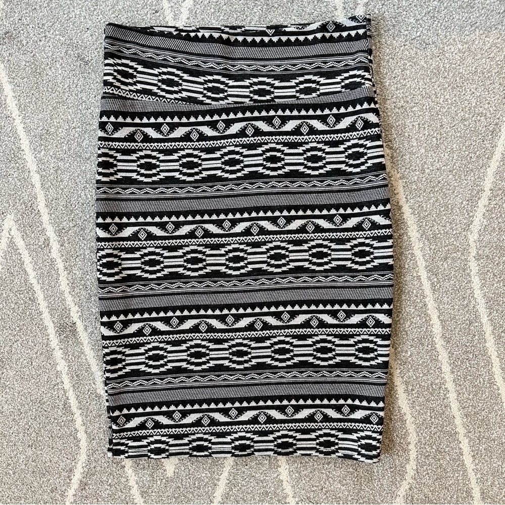 Lularoe Black and White Tribal Print Boho Cassie Pencil Skirt
